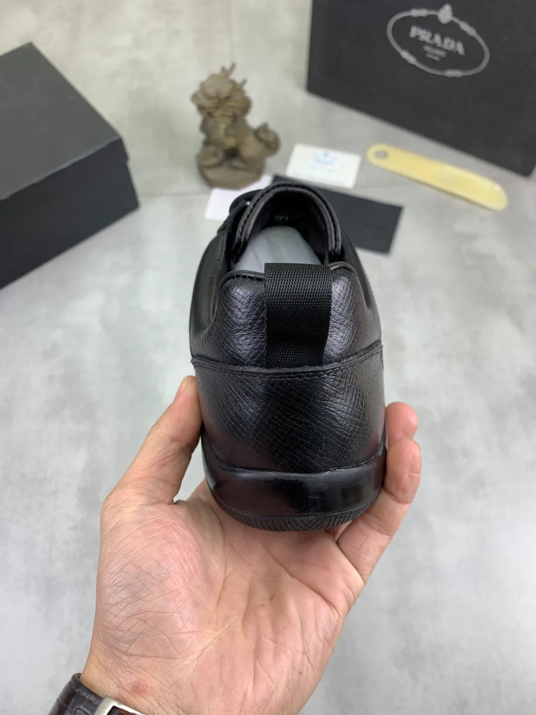 Men's Men's Shoes P400💰[New Style] The latest classic model of high-quality PRADA breathable and comfortable men's shoes is now on the official website, 1:1 copied, synchronized in Hong Kong, and on the same catwalk; all made of calfskin with breathable mesh fabric ➕Imported soft and comfortable sheep Leather lining, 🍡🍡original rubber outsole is non-slip and wear-resistant; comfortable to wear, attractive style, fine workmanship, and simple and neat shoe last, showing a man's courage and toughness, 👍size 38 to 44; 3⃣️colors🉑️ to choose from